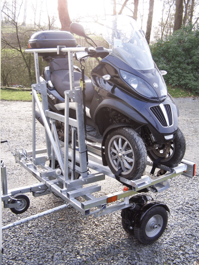 Rimorchio porta moto con ruote pivotanti TRANSVERSAL CCT4 + EUROPA