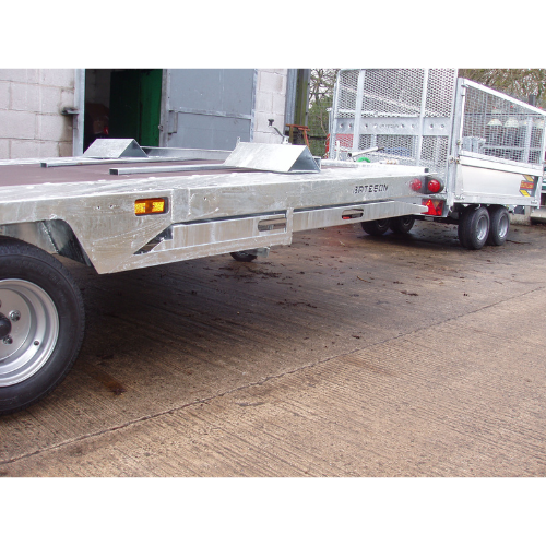 Rimorchio trasporto auto Bateson PT56 (3500 kg – 3 assi)