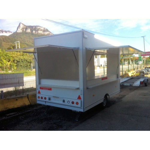 Rimorchio furgonato negozio Boro BHB13302HG (3,00 m – 1300 kg)