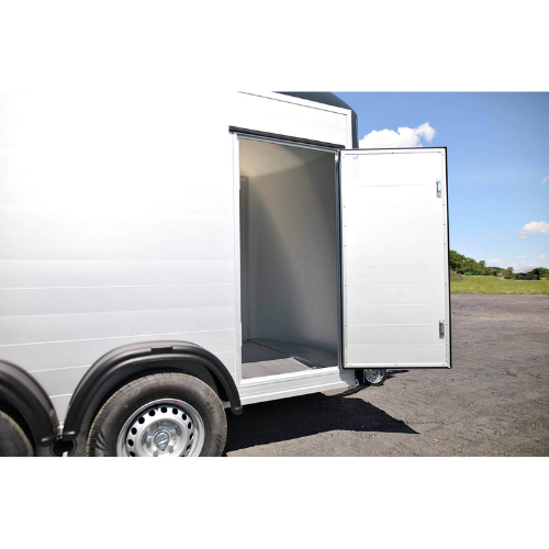 Rimorchio furgonato Debon Roadster C500 ALU (porta laterale – 1100/2000 kg)